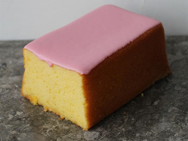 Tompouce cake