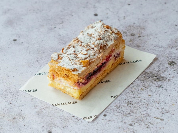 Yoghurt amarena tompouce