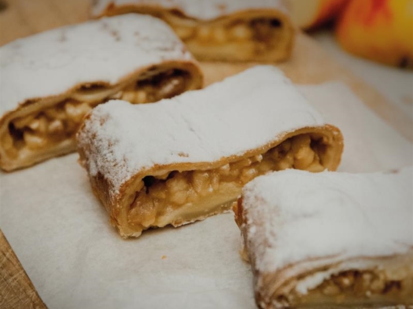 Apfelstrudel gebak (per 4)