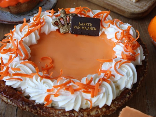 Oranje tompoucetaart