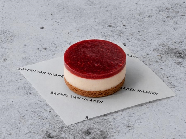 Vegan framboos aardbei cheesecake
